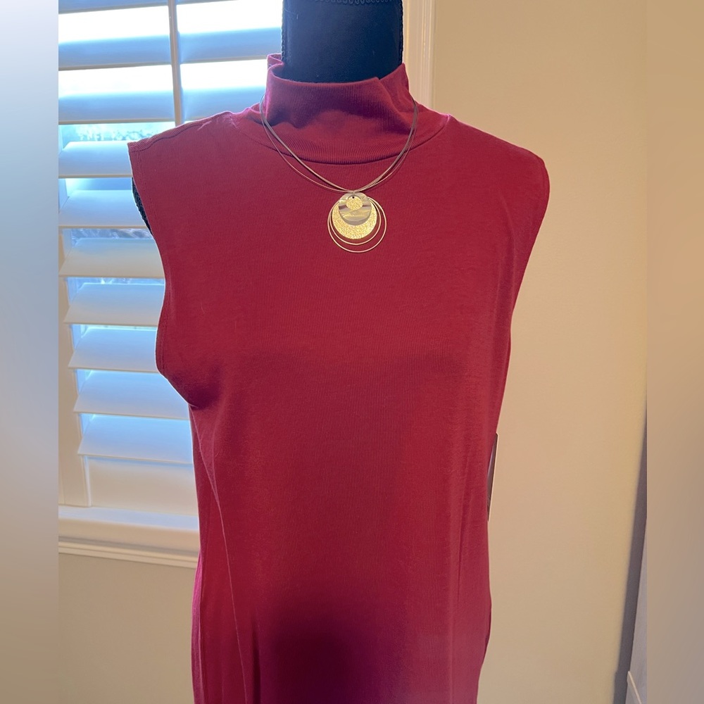 New Women’s Red Mockneck Tank Size XL